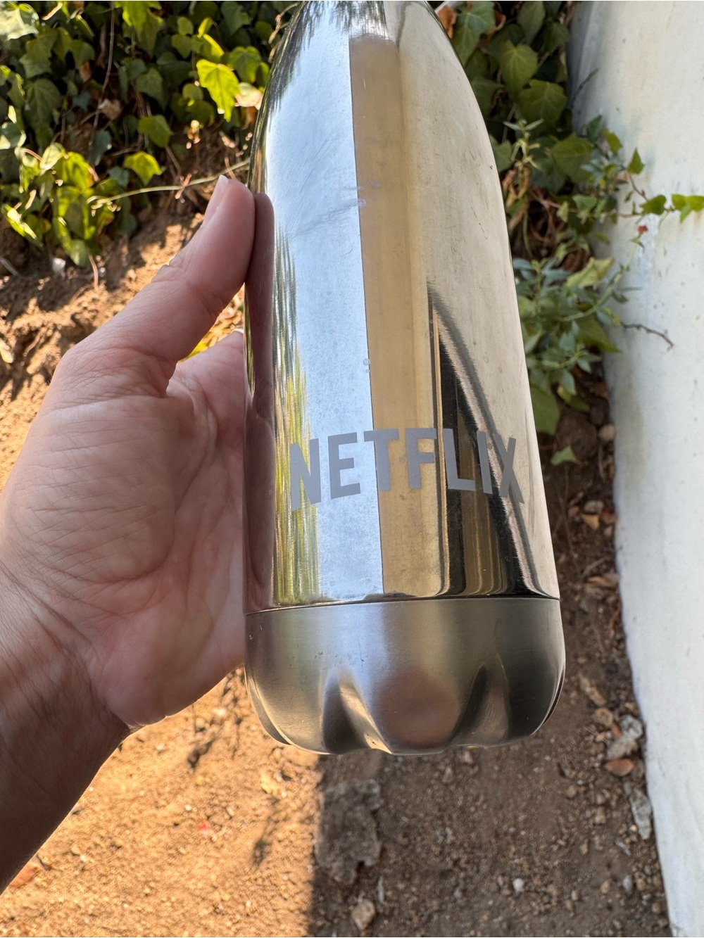 NETFLIX water bottle - Picture 2 of 4